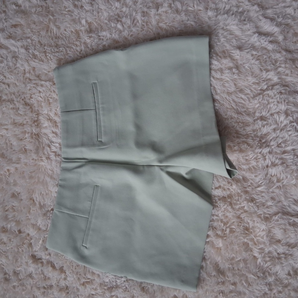 Mini shorts with skirt - Picture 2 of 3